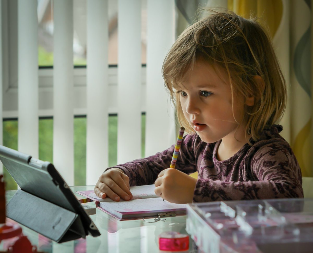 IUnschool's tweet photo. 🎨🌱 Nourish your child's creative spirit with unschooling! 🖌️🌿 Give them the freedom to explore their artistic passions and express themselves authentically. Join iUnschool and witness the magic that unfolds when creativity meets education. #UnleashCreativity #iUnschool https://t.co/rnMj7OsY0e