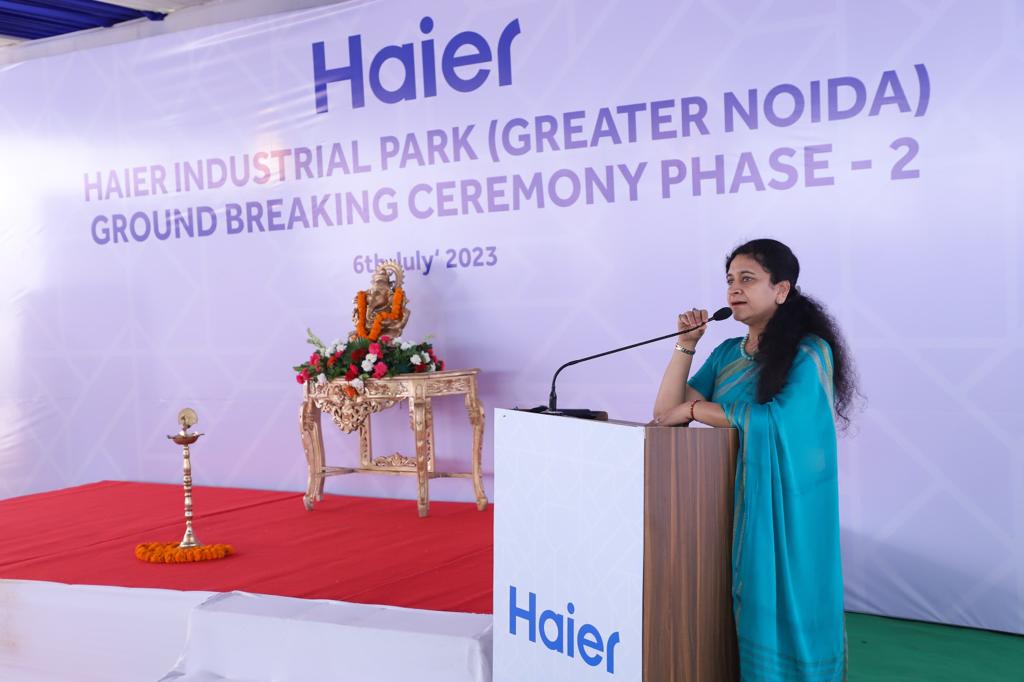 OfficialGNIDA's tweet photo. As part of industrial expansion in @iitgnl, CEO Ritu Maheshwari laid the foundation stone for the second phase plant of @Haier at the township. The plant will be developed at a cost of approx. ₹ 400 crore &amp; provide employment opportunities to a workforce of over 1,000. https://t.co/m5b32PqXvh