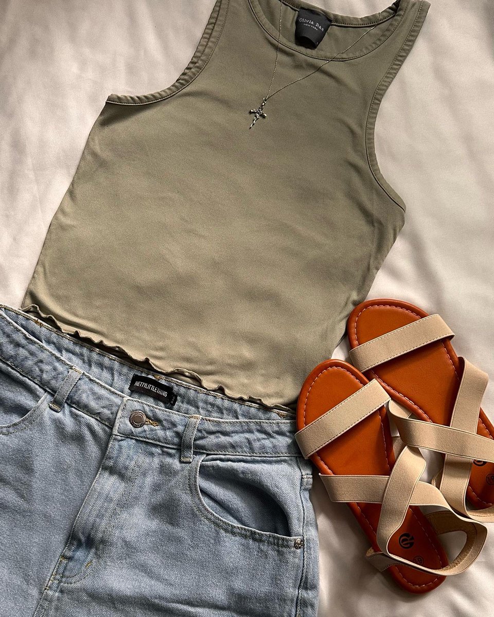 Mom OOTD 💗✨