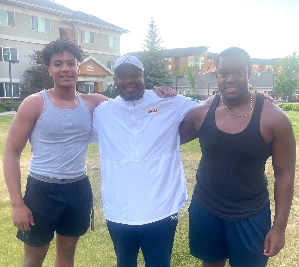 CoachRudyG's tweet photo. Move in day for 2 new DL family members!!
Welcome HOME @StewartBrodrick and @BaylorOdom 

#NAUDL #CityBoyz #CHOP https://t.co/X1Jf9zsMZp