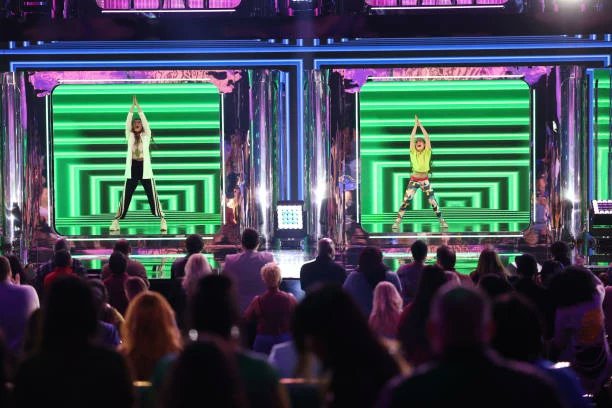 Dancing with Myself by Shakira tweet media