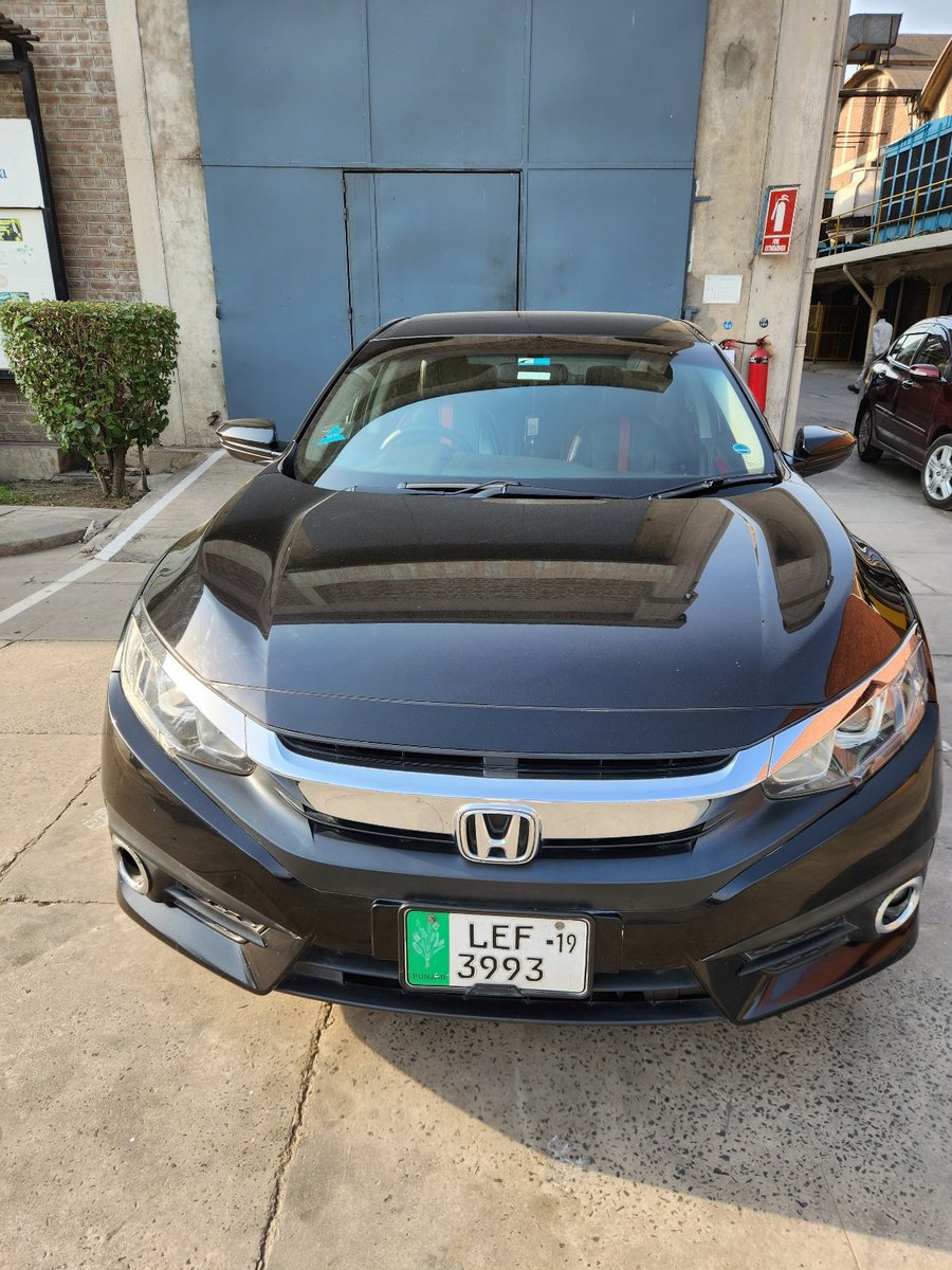 AutoDealspk_'s tweet photo. Honda Civic 1.8 i-VTEC CVT 
See More: https://t.co/Sa4AcB1SMT
Model 2019
Location: Lahore https://t.co/ASfPbbkSHV