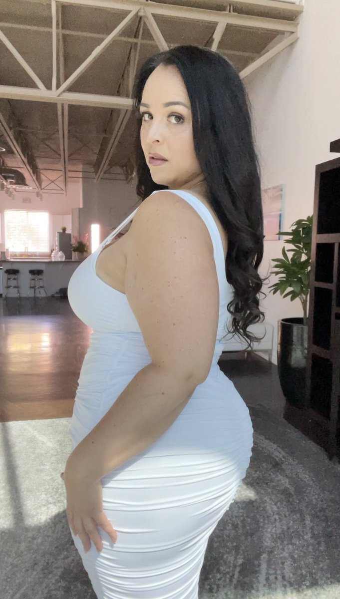 AmandaThickk's tweet photo. Dear VIP fan who sent me the smokin hot dress…
THANK YOU! I love it!🔥 #bestfans #curvygirl #vegas https://t.co/oKPQwJgrM8
