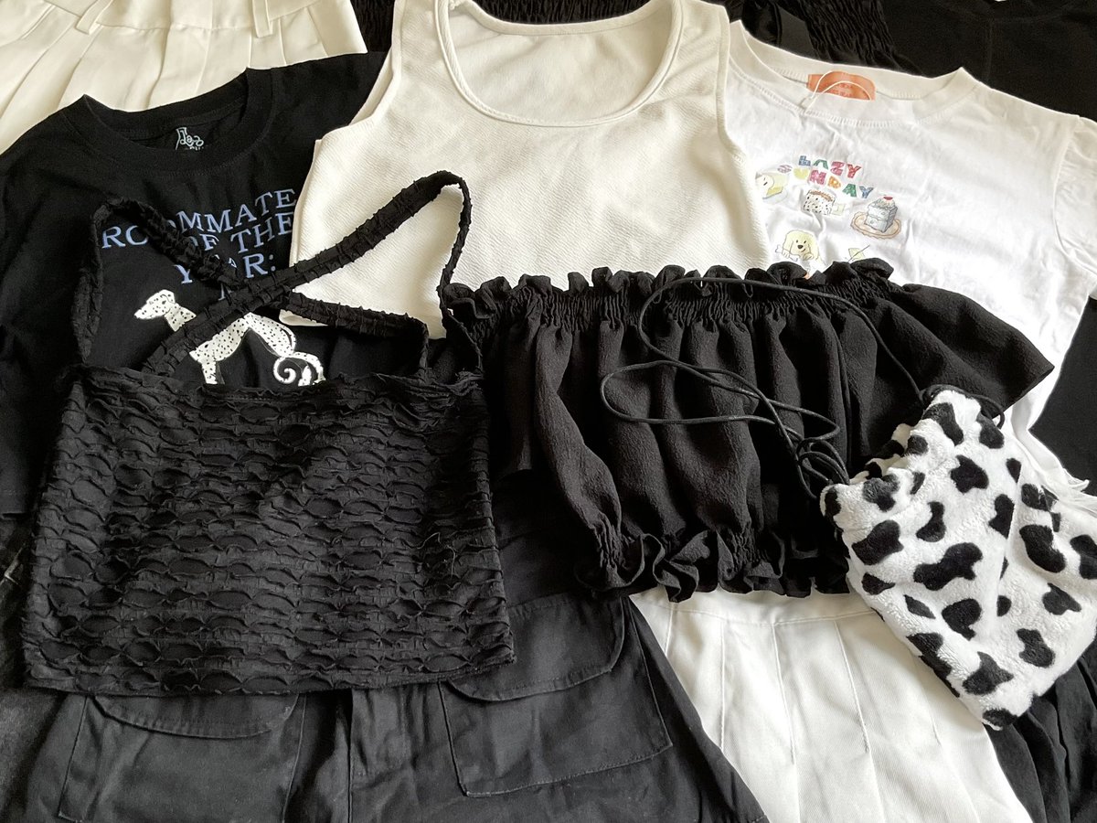 usedbybabym's tweet photo. ꒰Lot 37⛅️ส่งต่อเสื้อผ้าน่ารัก
ครอป งานป้าย มาปักกัน

รี+ปัก / ฟอลไอจี ลด 5 บาท
🚚 ค่าส่ง 35 ต่อไป+5
ลงวันนี้ 20.00 เดี๋ยวมาเฟบเรียกน้า♡🤟🏻꒱

#ส่งต่อเสื้อผ้า #เสื้อผ้ามือสอง #ส่งต่อเสื��อผ้ามือสอง #ส่งต่อเสื้อผ้ามือ2 #เสื้อผ้ามือ2 #เสื้อผ้ามือสองสภาพดี #โล๊ะตู้เสื้อผ้า #ส่งต่อ https://t.co/5WTx7gRgfQ
