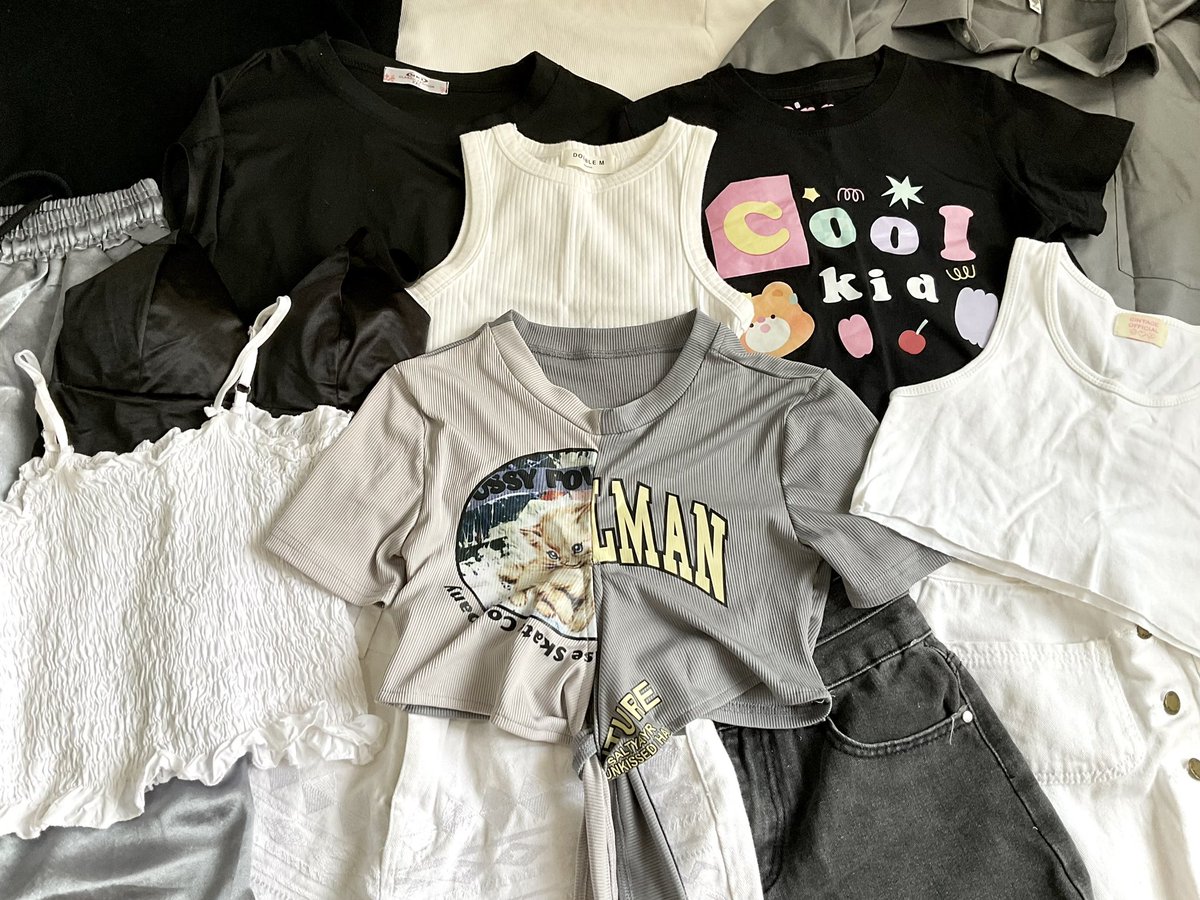 usedbybabym's tweet photo. ꒰Lot 37⛅️ส่งต่อเสื้อผ้าน่ารัก
ครอป งานป้าย มาปักกัน

รี+ปัก / ฟอลไอจี ลด 5 บาท
🚚 ค่าส่ง 35 ต่อไป+5
ลงวันนี้ 20.00 เดี๋ยวมาเฟบเรียกน้า♡🤟🏻꒱

#ส่งต่อเสื้อผ้า #เสื้อผ้ามือสอง #ส่งต่อเสื��อผ้ามือสอง #ส่งต่อเสื้อผ้ามือ2 #เสื้อผ้ามือ2 #เสื้อผ้ามือสองสภาพดี #โล๊ะตู้เสื้อผ้า #ส่งต่อ https://t.co/5WTx7gRgfQ