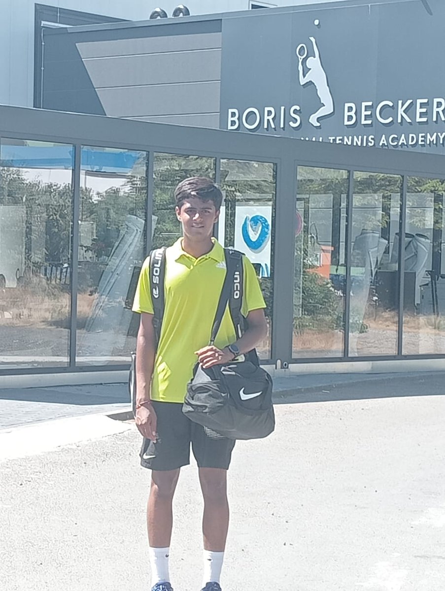USahita's tweet photo. Samarth Sahita (14yr), Onehand Backhand tennis player travelling to Alexander Wakse-BBITA, Germany for his first Europe Training Stint. Samarth's love for OneHand Backhand takes him to academy of Onehand Backhand Legend. #tennis #onehandbackhand https://t.co/qsuWy9VR54
