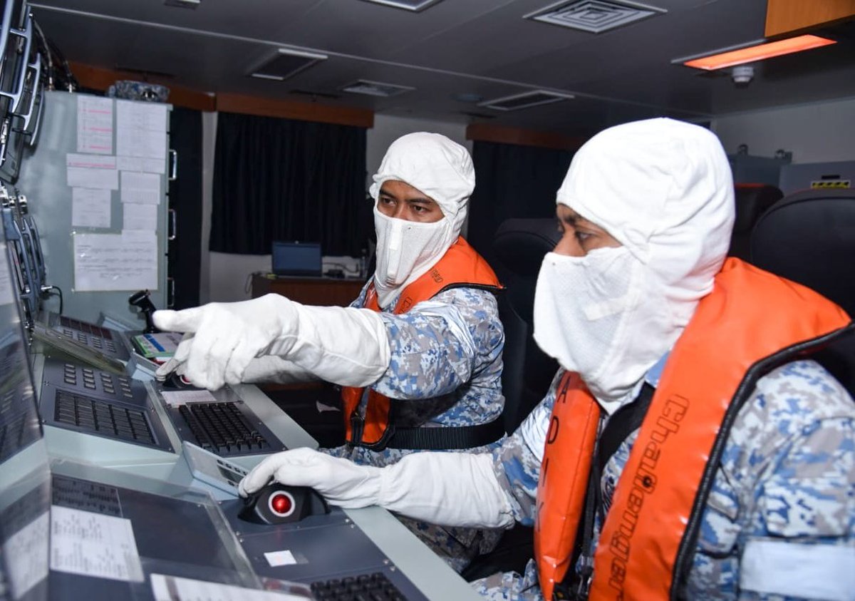 Out for excitement. 

Kapal #ArmadaTimur bersedia hadapi fasa latihan di laut (FTX) bagi siri ketiga #BorneoWar di sekitar Laut China Selatan. Pelbagai evolusi bakal menguji kecekapan warga Navy People dlm aspek navigasi, komunikasi dan peperangan maritim.

#NavyNews