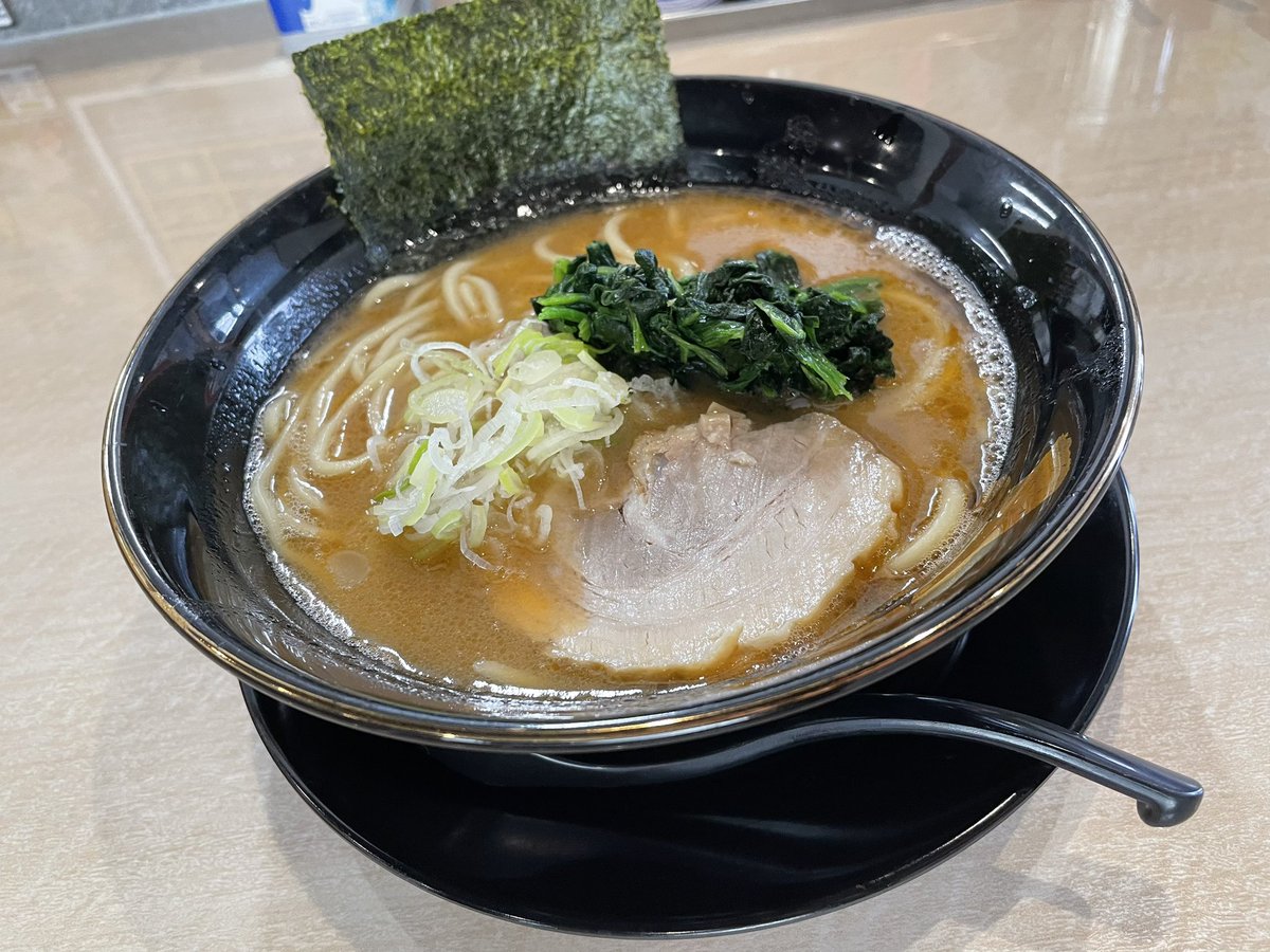 uedameguru's tweet photo. #上田市
#文蔵
#黒マー油豚骨ラーメン
#えび塩ラーメン https://t.co/EjeAYUIvYG