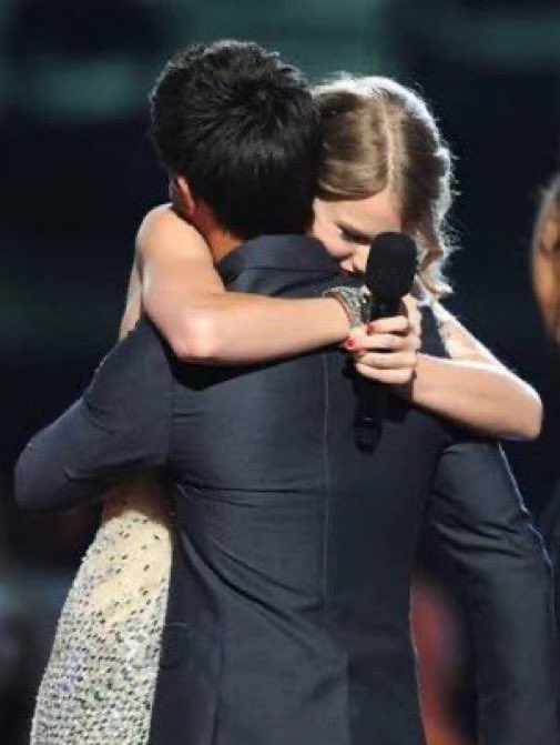 swiftieaus13's tweet photo. WHAT YEAR ARE WE IN https://t.co/996IiGd4qI