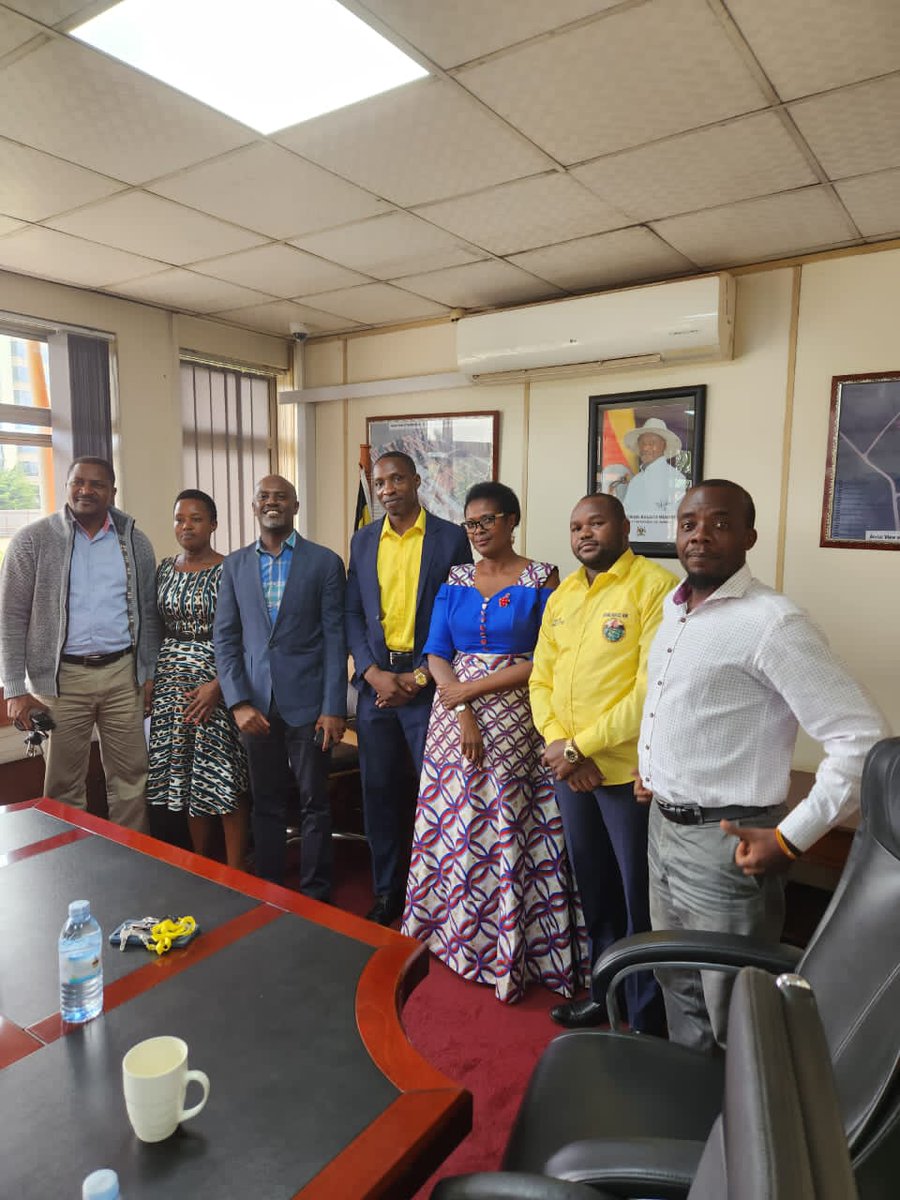 ruchamukokalis1's tweet photo. The sky is the limit  . 
Dean of independent mps @Zijjan already joined the winning team @MkainerugabaAd1 and our mission is to raise the flag in 2026
Thanx to our 001 @OkwareAlbert2
#mk2026 
#mkontop https://t.co/iKYWgkC3Ts