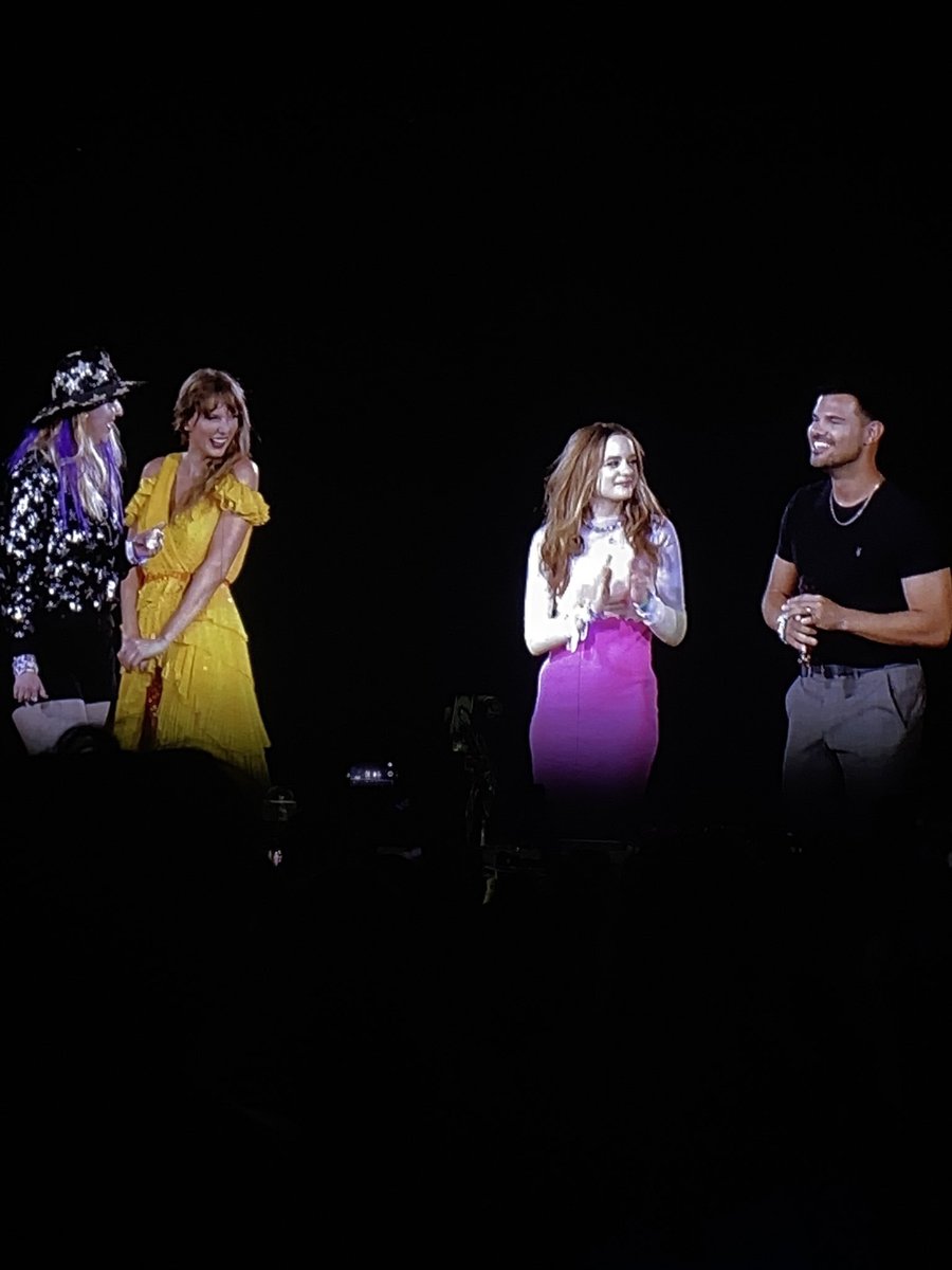 TSwiftLA's tweet photo. 🏟️ | Kansas City Show Recap

▪️New dress for “Enchanted” 
▪️ “Long Live” on the koi fish guitar 
▪️ “I Can See You” video premiere
▪️Brought out Taylor Lautner and Joey King onstage 
▪️ “Never Grow Up” and “When Emma Falls In Love” as surprise songs
#KCTSTheErasTour https://t.co/k1wyV2eXo2