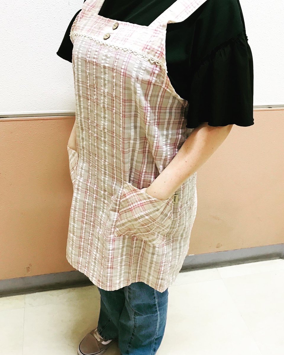 okichihiroba's tweet photo. 今年もすでに半分を過ぎ、いよいよ暑い #夏 がやってきますね。
暑さにやられて #エプロン を付けるのが億劫…という方も多いのでは？

そんな方にこの時期オススメなのが #サッカー生地 のエプロンです！

#置地 
#置地廣場 
#OKICHIHIROBA 
#イオン #aeon 
#エプロン 

https://t.co/JiZui8jzQX https://t.co/VYjbq5oQjG