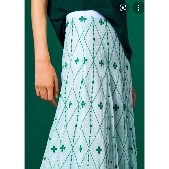 KatiaDBE's tweet photo. So good I had to share! Check out all the items I'm loving on @Poshmarkapp #poshmark #fashion #style #shopmycloset #sandro #zara: https://t.co/Z1BsO5Ms1z https://t.co/WQfNgGvsJY