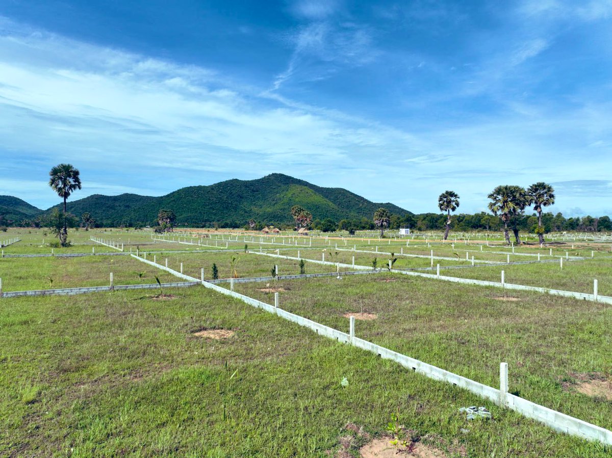 VisethTHA2's tweet image. This scene is only in Cambodia 🇰🇭. There is a very beautiful place. If you wanna visit there, please comment.