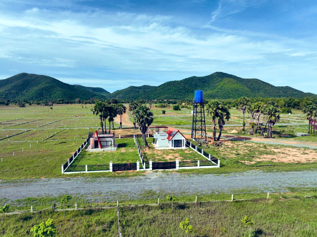 VisethTHA2's tweet image. This scene is only in Cambodia 🇰🇭. There is a very beautiful place. If you wanna visit there, please comment.