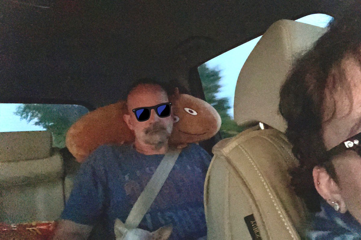 pumpkaboobs_bb's tweet photo. on the road and my dad stole my jacob horse. @DrawfeeShow he wanted me to tell you “it’s very soft and great for road-trips! 👍” 

ps- hope you all at Drawfee have a good vacation!! c: https://t.co/224FiXoRGz