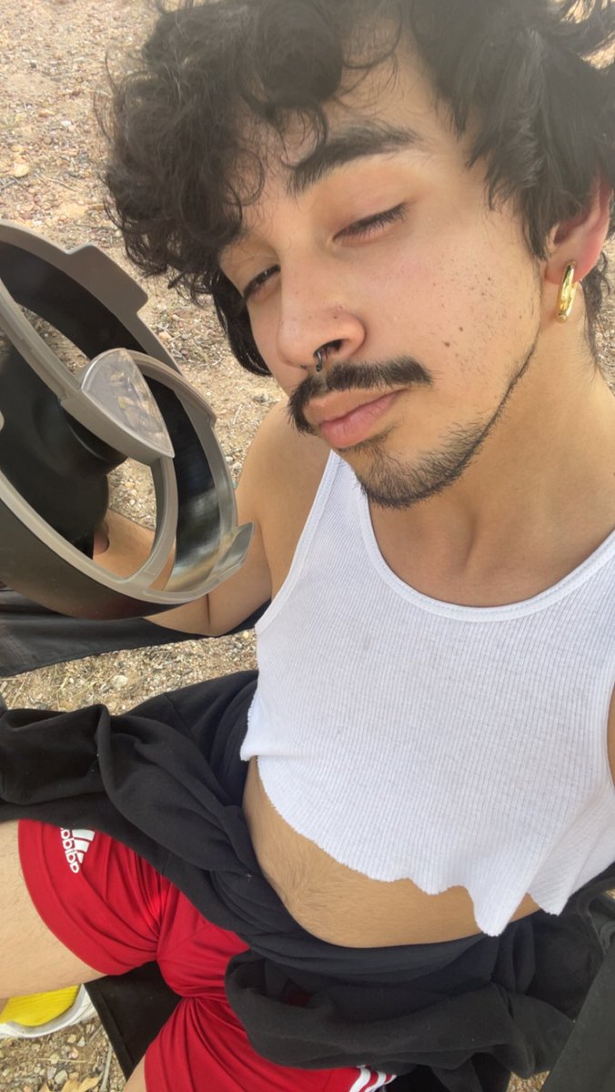 rubenboobin's tweet photo. brb in heat https://t.co/ohX8Brpl3z