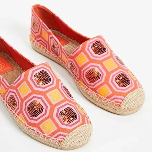 msannj356's tweet photo. So good I had to share! Check out all the items I'm loving on @Poshmarkapp #poshmark #fashion #style #shopmycloset #katespade #converse #toryburch: https://t.co/7mIN1BeVax https://t.co/Ni5n5gfbZt