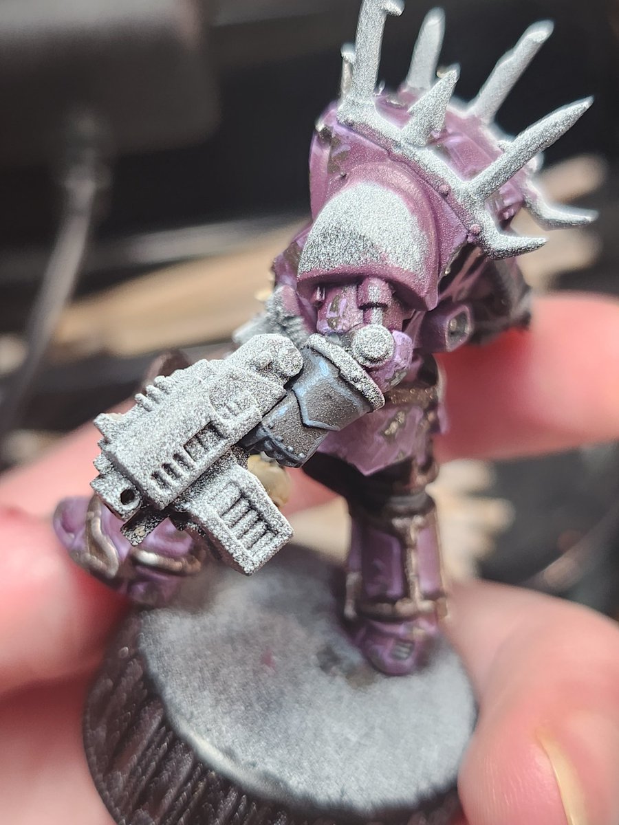 Digest_Paints's tweet photo. #hobbystreak day 197.
More work finishing up the arms and making my way up the chest trim. May keep posting till I reach day 200 before fully switching over to Mastodon. Till then, enjoy the painting. 
#PaintingWarhammer #WarhammerCommunity #warhammer40k #csm #paintingminiatures https://t.co/hkQAna4Ck5