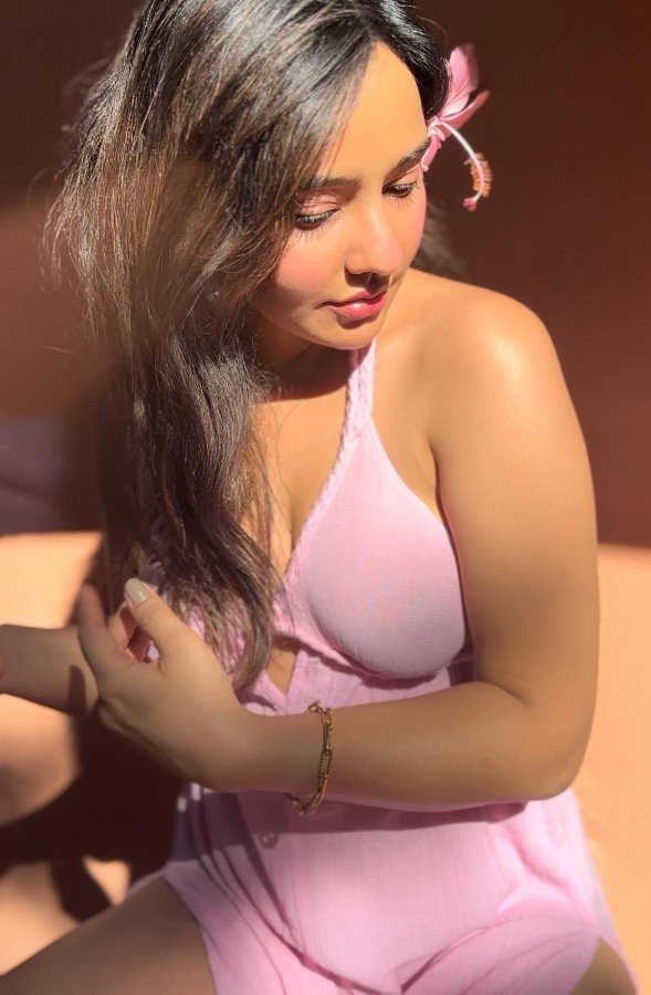 F0fObsnaAAIrTGw?format=jpg&name=900x900