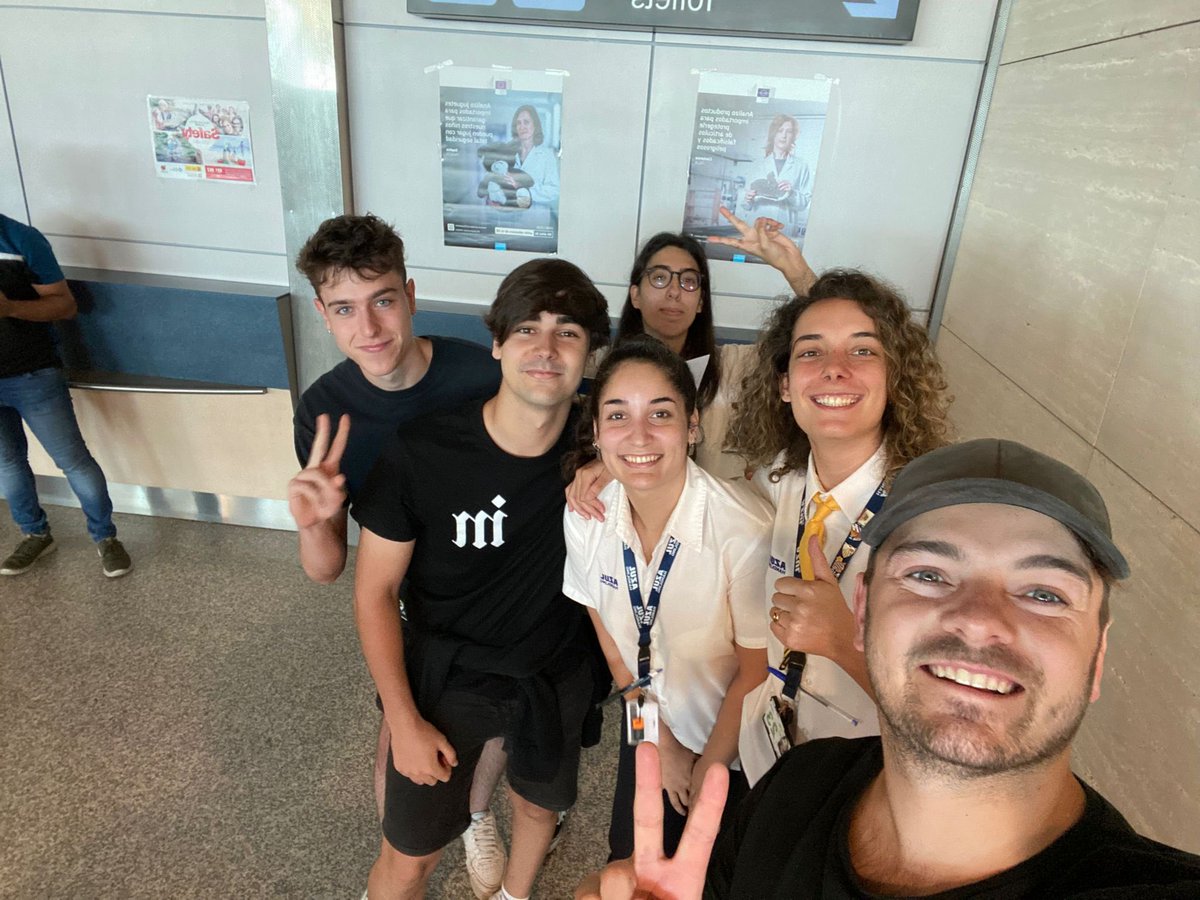 andreaconston18's tweet photo. Los sueños se cumplen ❤️ 7-06-2023 @MartinGarrix 🙏🏼➕✖️ https://t.co/c8PGIioASE