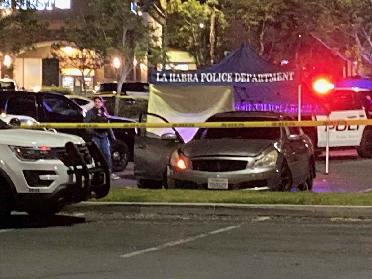 LaMiradaBlog's tweet image. BREAKING NOW: Shooting at Walmart; within parking lot | Beach Blvd/Imperial Highway | one confirmed dead #lahabra