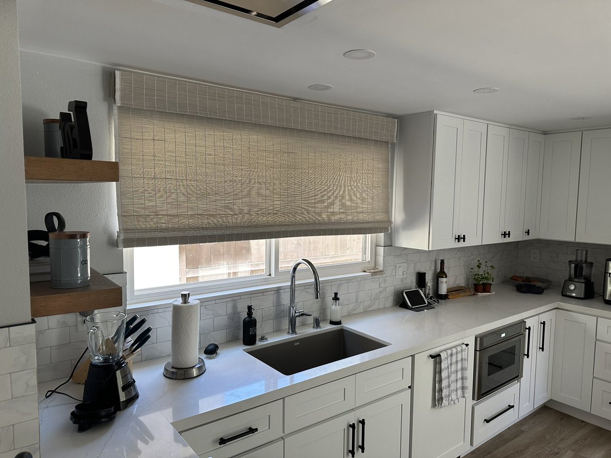 ShadeSh89624928's tweet image. Beautiful Cordless Woven Wood Shades - Light Filtering Liner - 1” White Edge Banding - 6” valance. #wovenwood #lightfiltering #cordless