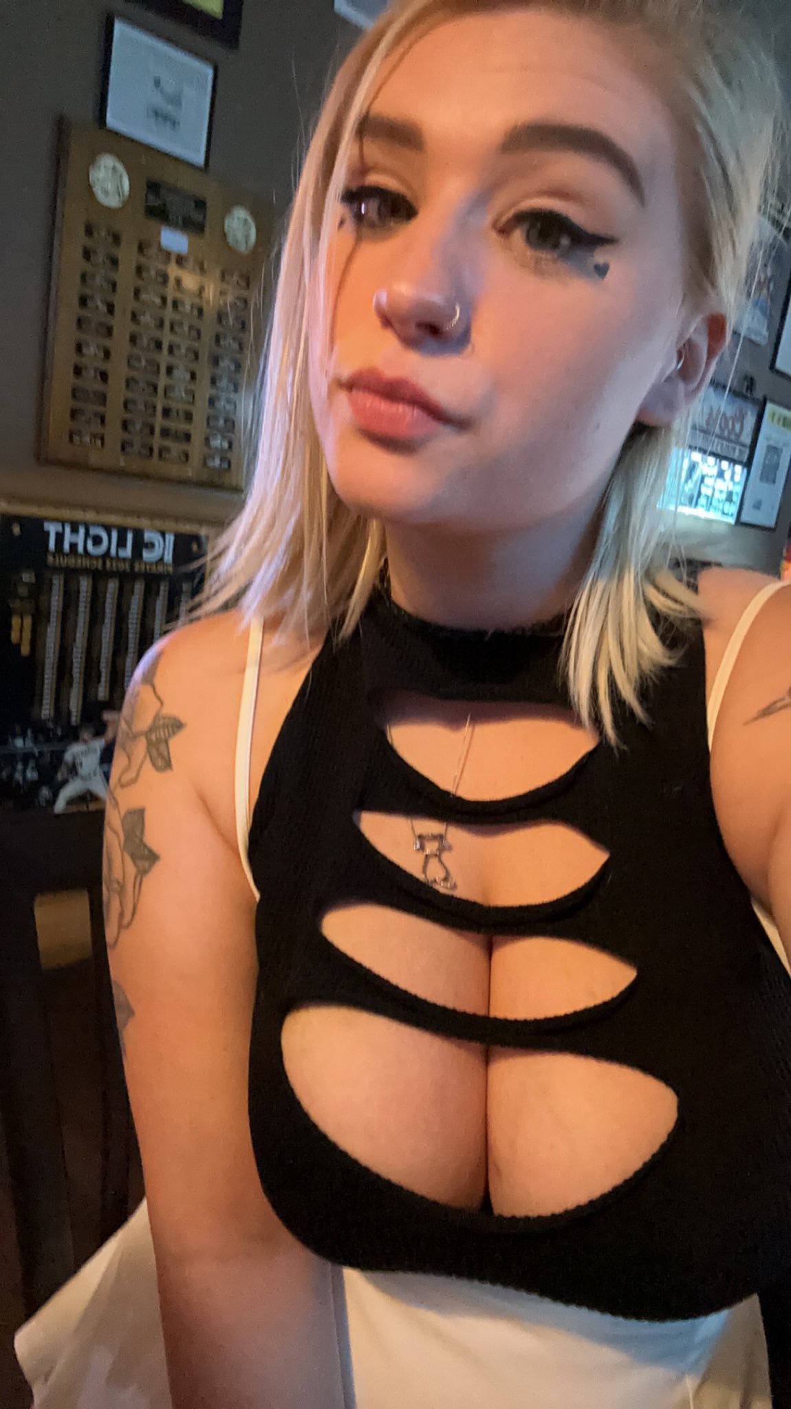 Chloee Mae on Twitter: "Sitting at the vanilla bar… I like the change of pace but the dick