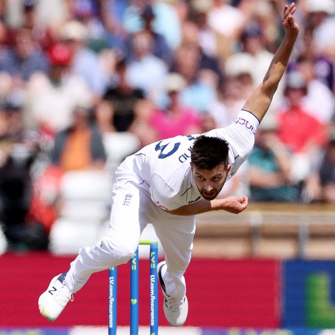 GavaskarBorder's tweet photo. What a great lad he is.. Comes and snoops 5 wickets in a blink.. Delivers a fastest spell cleans up the lower order.. 
Amazing.. 
#Ashes2023 #ENGvsAUS #MarkWood https://t.co/QiCIf3TkYR