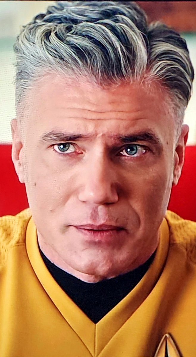 HoustonMark's tweet image. I've never been jealous of another man's hair. At least, not in my adult life. But, here we are... looking at @ansonmount's perfectly salty coiffure... feeling jelly af. 🤷