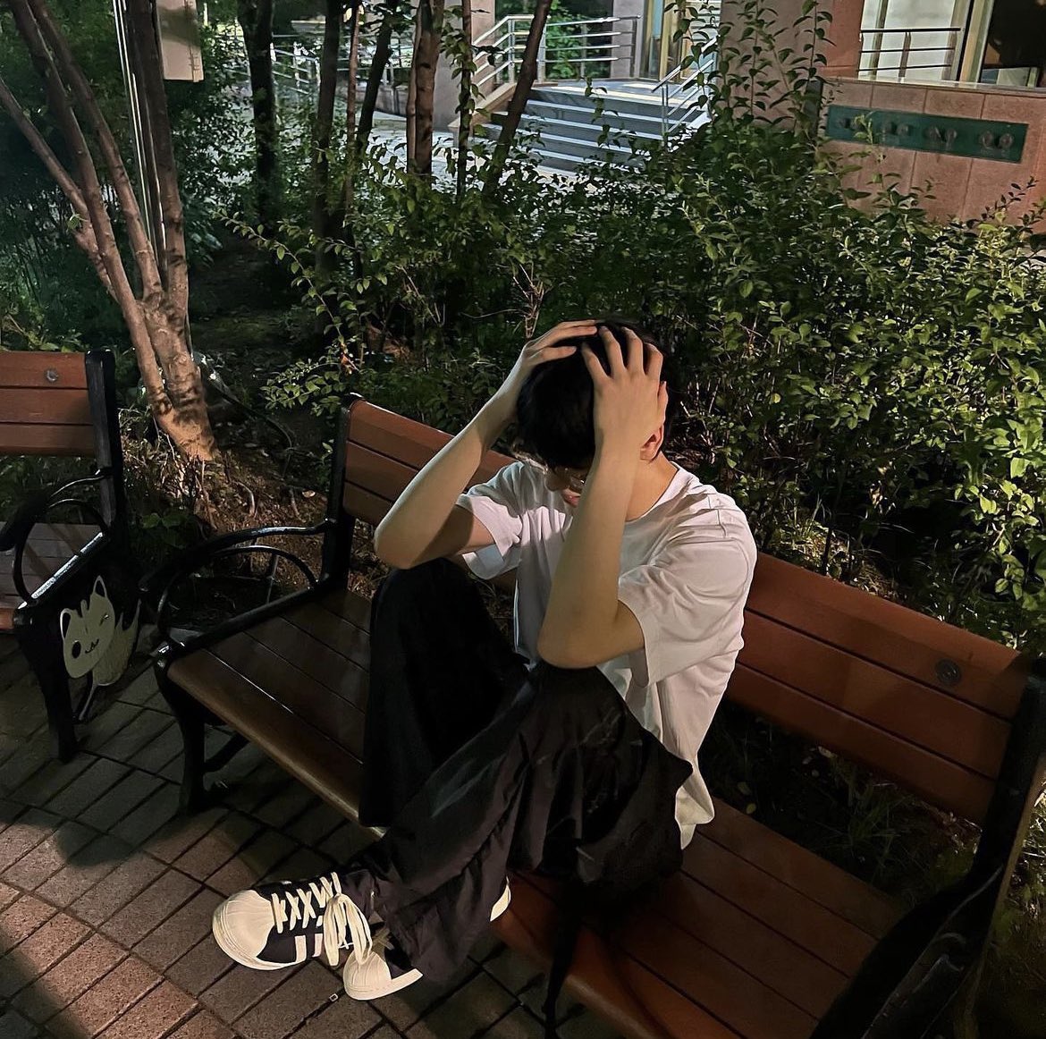 gyu0rangeade's tweet photo. if jungkook doesn’t do promotions in LA I’m ending up on the news …. https://t.co/IN0JfcEdBC