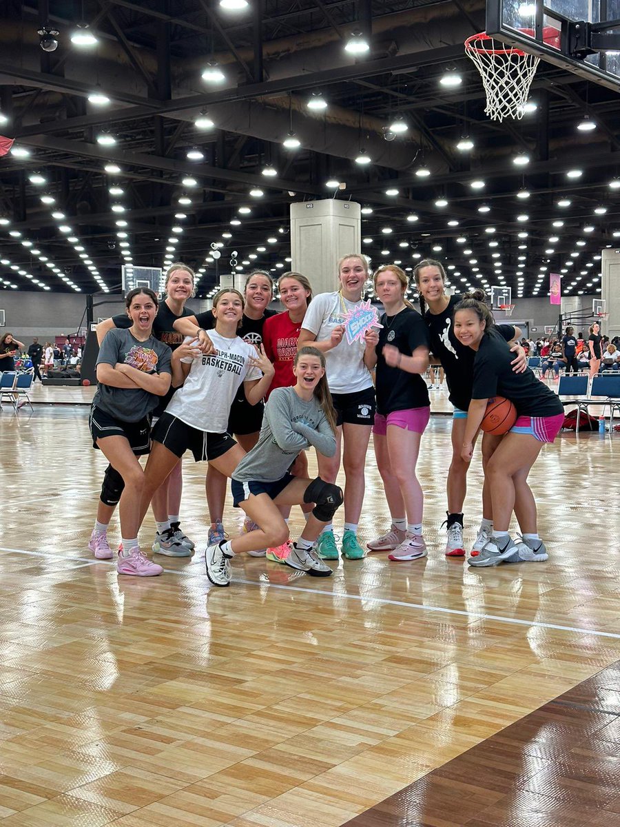 CYAShock2024's tweet photo. Coaches come watch us play Saturday 9:08AM Court 25 @TFNsRun4Roses 
Some injuries slowed us down but girls are still working....
High Academic girls, smart bball IQ and desire to succeed‼️ https://t.co/kIbkIQCK58