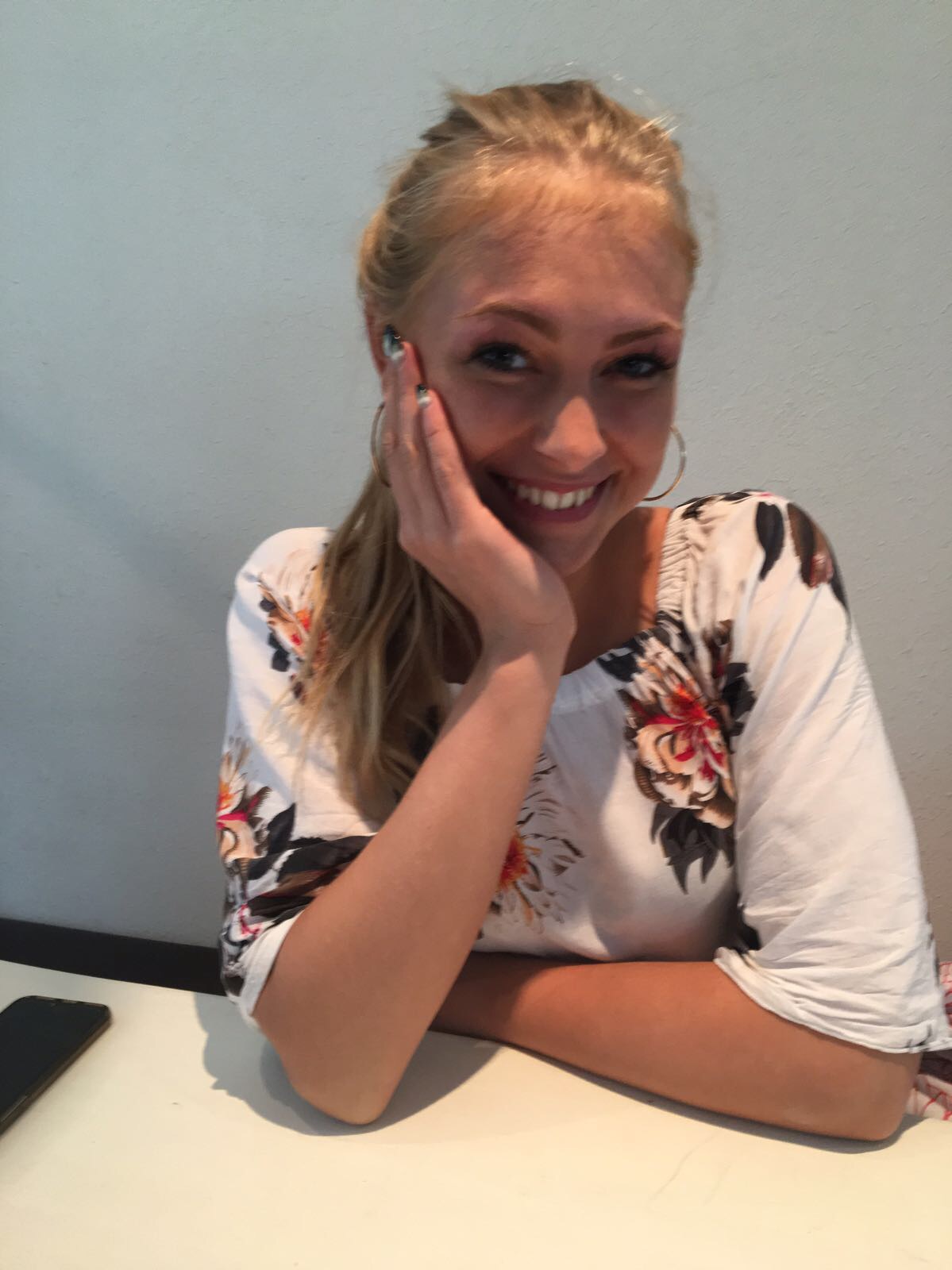 Siswet on Fansly/siswet on Twitter: "Ik hoop dat jullie mij kiezen(02)