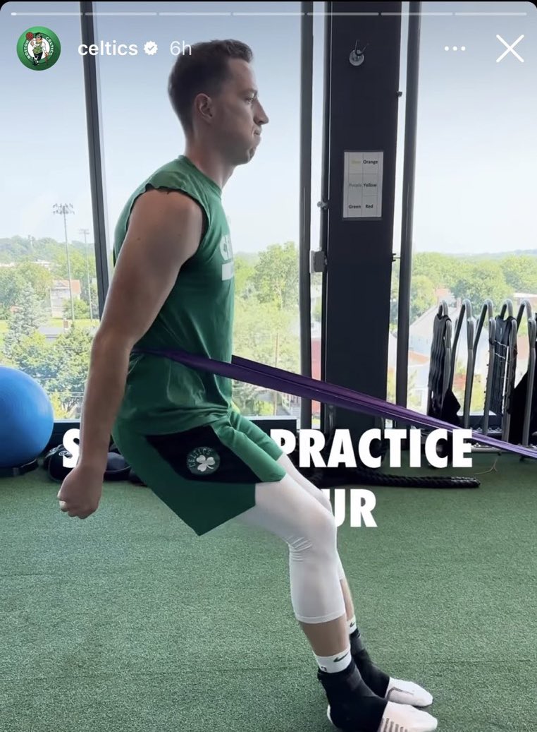 NBAMemes's tweet photo. When did the Celtics get Duncan Robinson?😭 https://t.co/IAe2WPzWDx