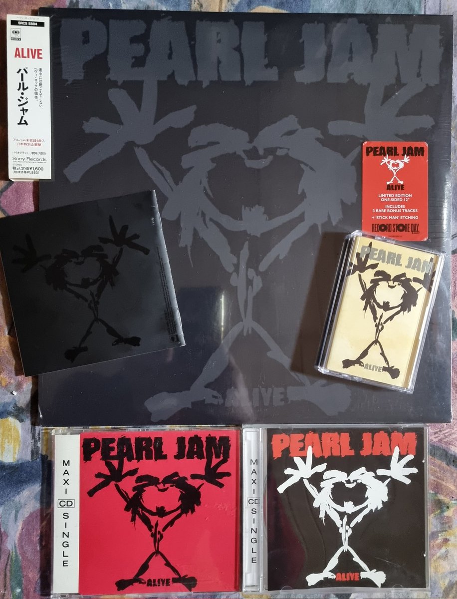 PearlJam_Chile's tweet photo. Felices 32 años "Alive", el 1er single de @PearlJam 🤟😎 https://t.co/NWVaathEib