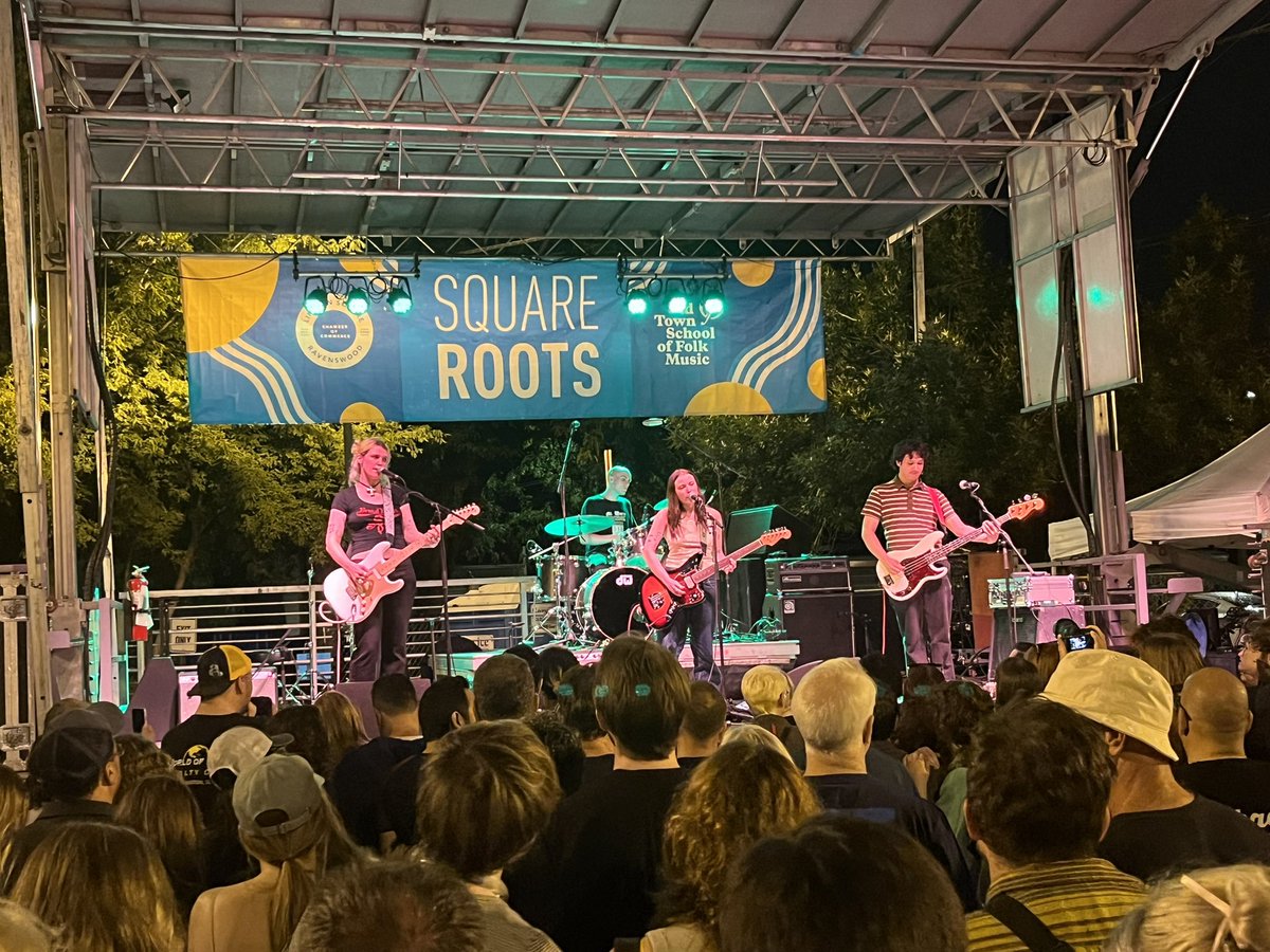 amy_ehrich's tweet photo. Momma! @SquareRootsCHI https://t.co/Neg4Hv6Ep3