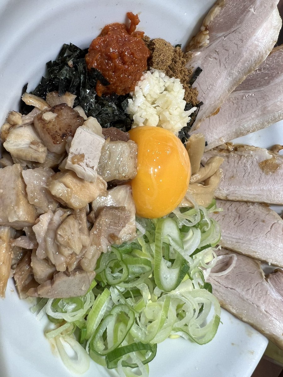 39_toku's tweet photo. 久しぶりにふくろうのまぜそば😆 https://t.co/78J2TB1ahc
