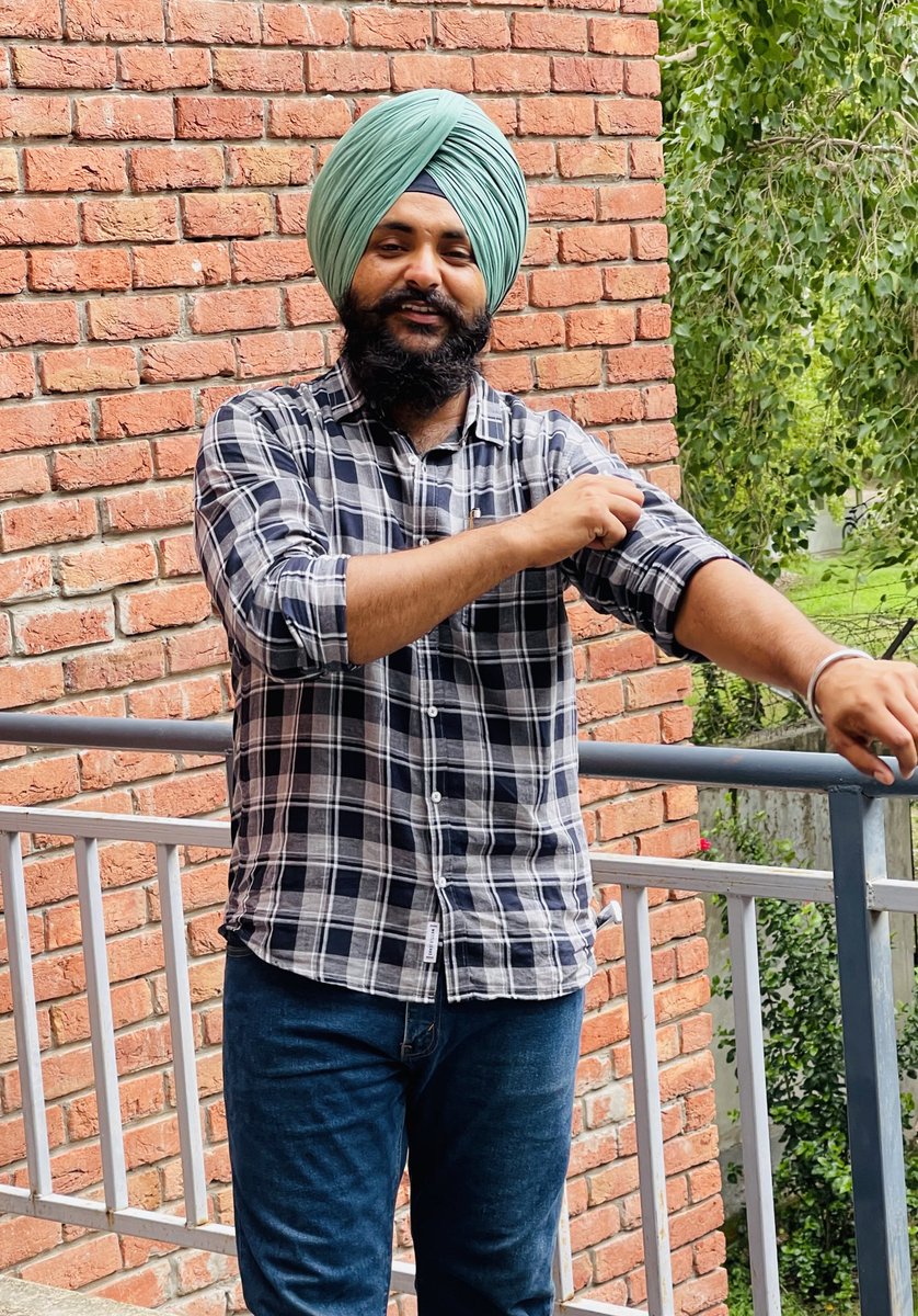 ਅਜ਼ਲ ਅਬਦ ਨੂੰ ਸਹੀ ਕੀਤੋਸੁ,
 ਵੇਖ ਤਮਾਸ਼ੇ ਗੁਜ਼ਰੇ ਹੂ ।
ਜਿਨ੍ਹਾਂ ਹੱਕ ਨਾ ਹਾਸਲ ਕੀਤਾ,
ਓਹ ਦੋਹੀਂ ਜਹਾਨੀ ਉਜੜੇ ਹੂ ।
~ ਸੁਲਤਾਨ ਬਾਹੂ