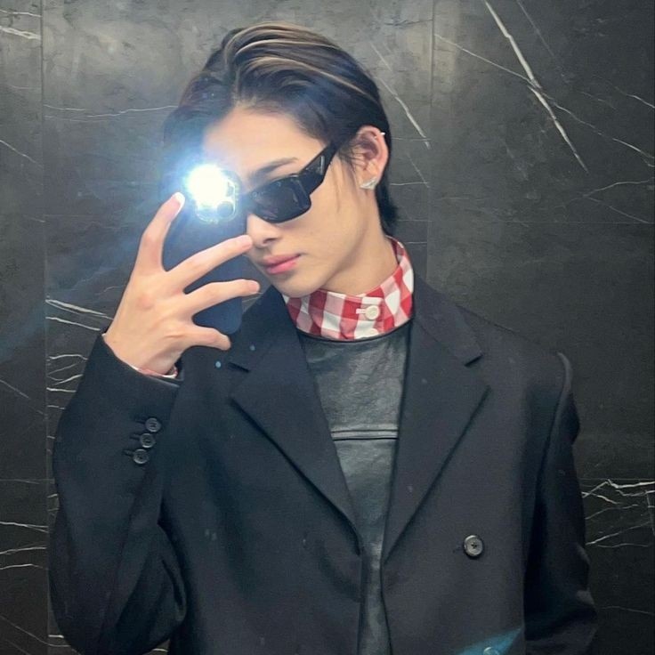 xia` tweet media