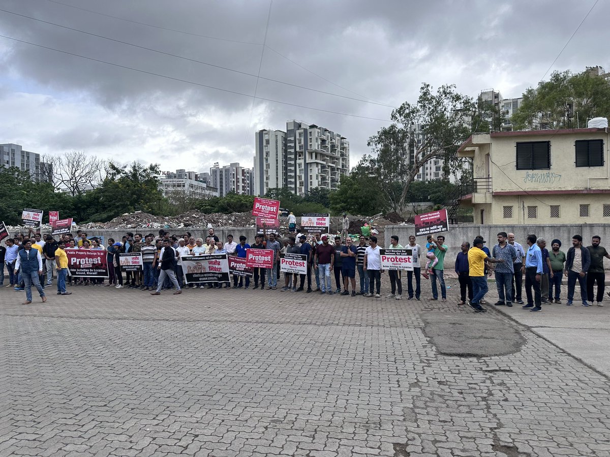 SatishJoshi_1's tweet photo. @KhswaPune @8 @dypatil4u @jagdishmulikbjp @aaplasurendra @suniltingre @CMOMaharashtra @AjitPawarSpeaks @mieknathshinde @Dev_Fadnavis @narendramodi @timesofindia @aajtak @ABPNews @abpmajhatv @KiritSomaiya @AmitShah Dear Residents
Thanks for joining the protest.
#exhibitionground 
@MarvelCerise 
@MountNGlory 
@GangaArcadia 
Beryl, 
Cheryl, 
Forest County, 
Gulmohar Queenston, 
Urban Nirvana, 
Alcon, 
Mio Palazo, 
Parkview, 
Trinity tower, 
G. Constella, Langston, 
Gracia
Accolade, @kumar_chs https://t.co/AFlwQeAr7l