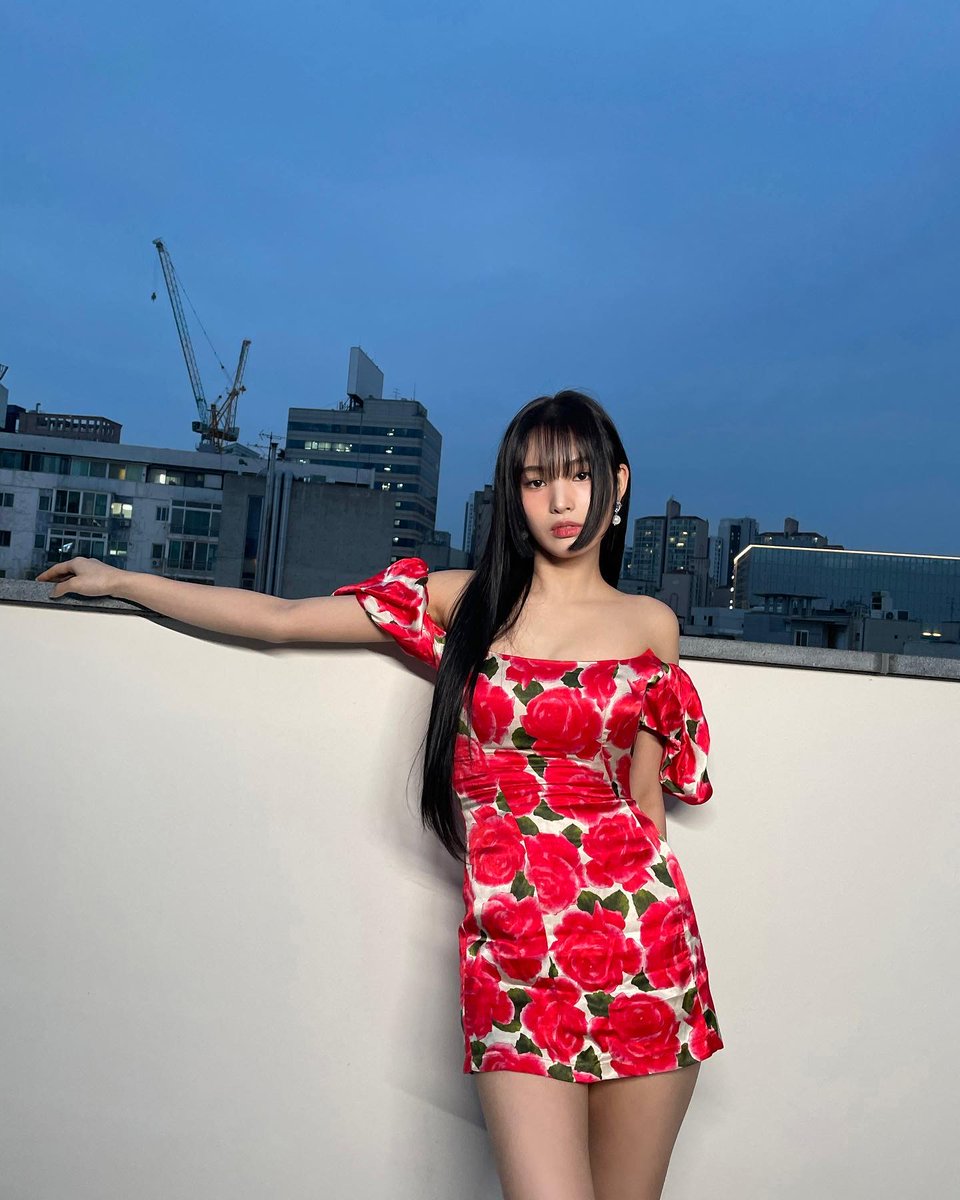 faIIingin_faII's tweet photo. Get ready!🌹
#JINI #지니 https://t.co/vsV7JULF1o