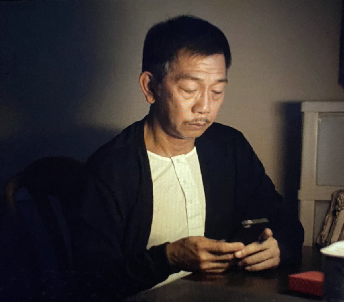 kochaurio's tweet photo. Hace tiempo que no disfrutaba tanto una actuación como la de Ben Yuen 袁富華 en tío 叔．叔 #pelicula #movies https://t.co/9nAk1ykUzg