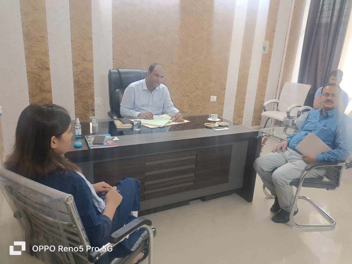 DistrictTehri's tweet photo. #BlockInspection
दि0 7 July 2023 को मुख्य विकास अधिकारी टिहरी @kr_ManishUK द्वारा विकासखंड नरेंद्रनगर (fakot) कार्यालय का निरीक्षण |
@basava_ias
@DMTEHRI1
@ganeshjoshibjp
@MoRD_GoI
@SecyRDUK
@ukcmo
@DIPR_UK
@pushkardhami
@IndiaRuralDev https://t.co/NpRGLjrsEX