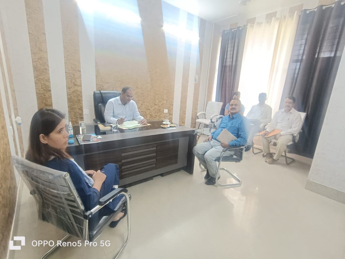 DistrictTehri's tweet photo. #BlockInspection
दि0 7 July 2023 को मुख्य विकास अधिकारी टिहरी @kr_ManishUK द्वारा विकासखंड नरेंद्रनगर (fakot) कार्यालय का निरीक्षण |
@basava_ias
@DMTEHRI1
@ganeshjoshibjp
@MoRD_GoI
@SecyRDUK
@ukcmo
@DIPR_UK
@pushkardhami
@IndiaRuralDev https://t.co/NpRGLjrsEX