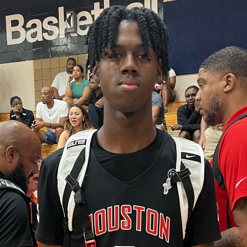 _proinsight's tweet photo. Peach Jam 🍑📝: ‘24 Kameron Williams plays well within his team’s scheme and knows his role as an off-ball contributor. He provides value as a cutter and C&S threat while bringing defensive acumen on the perimeter. A willing complementary piece who impacts winning.

@HoustonHoops17U | #EYBL2023