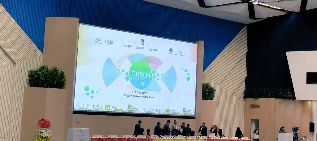 SKSinghGroup's tweet image. It was a fully loaded and impactful #GreenHydrogen conference #ICGH2023 at Vigyan Bhawan with synergy in idea sharing by government bodies, academia and industries on the new developments in this area. @PrinSciAdvGoI @mnreindia @IGEFSO @IITIOfficial