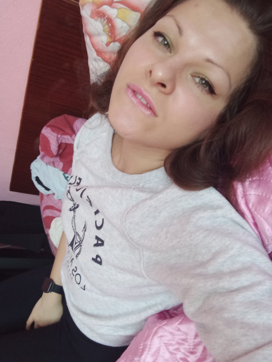 MalinkaMil95865's tweet photo. Have a good weekend

#beauty #hottie #brownhaired #brownhairedgirl #summergirl #summergirls #sweetgirl #malinkamila https://t.co/UfzUhbkqRr