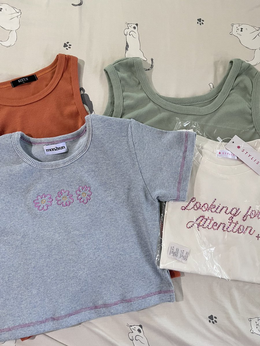 rukaitaolung's tweet photo. กลับมาแล้วว🥳 รอบนี้เสื้อครอปเพียบ น่ารักมากๆค่า  คุ้มตะโกนแน่นอนค่า
🌷ลงวันอาทิตย์20:00
🎠ค่าส่ง 30.-เหมาๆค่า
ส่งของวันจ.-อ.
📌ปัก+รี ลด5.- 
ปักไว้มาเฟบเรียกนะคะ
#ส่งต่อ #ส่งต่อเสื้อผ้า #เสื้อผ้ามือสอง #ส่งต่อเสื้อครอป #ส่งต่อstylistshop #ส่งต่อmon2sun 
#stylistshop #ส่งต่อคสอ https://t.co/zYgiDAOTWb