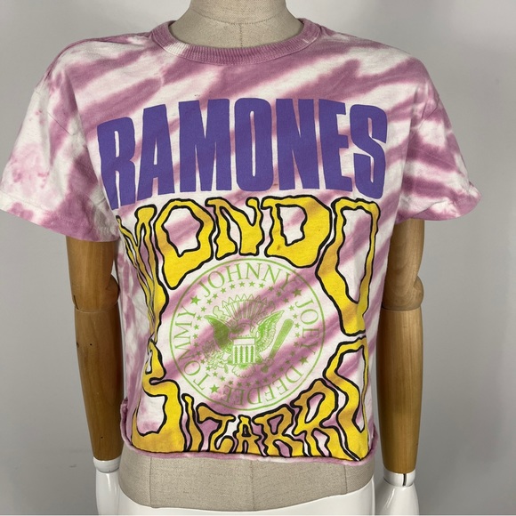 GeniaMelbourne's tweet photo. So good I had to share! Check out all the items I'm loving on @Poshmarkapp from @MonMasaMon #poshmark #fashion #style #shopmycloset #shein #ramones #xhilaration: https://t.co/nbE9M2Lpxy https://t.co/nOvJDCKSlb