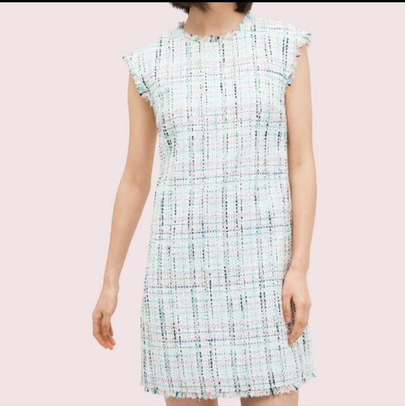 Jessicalk21's tweet photo. So good I had to share! Check out all the items I'm loving on @Poshmarkapp #poshmark #fashion #style #shopmycloset #katespade #gildan #kaariblue: https://t.co/ECLQMi5jyH https://t.co/XcLKT5Q7lE